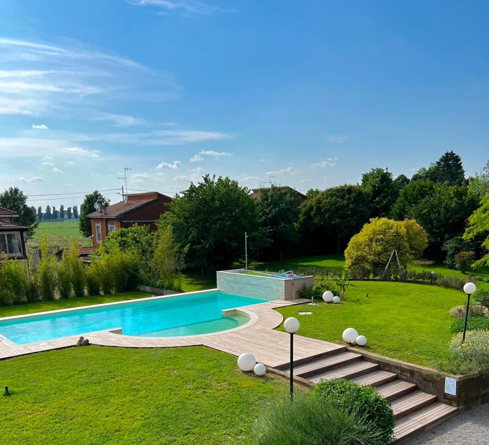 Agriturismo La Boschina クレーマ エクステリア 写真