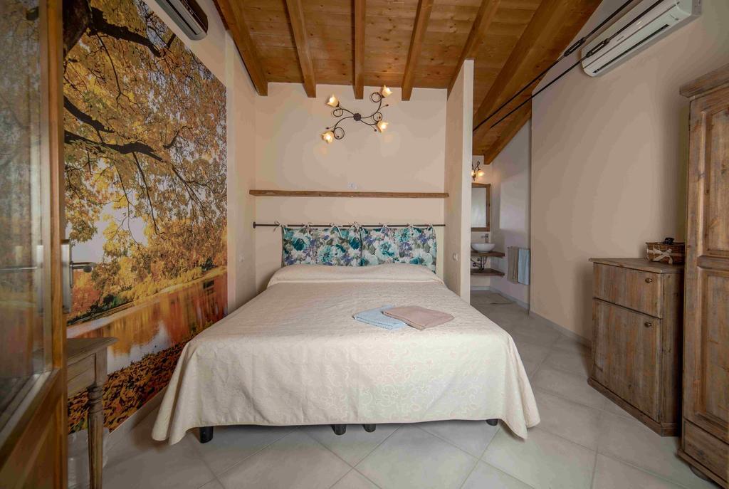 Agriturismo La Boschina クレーマ エクステリア 写真